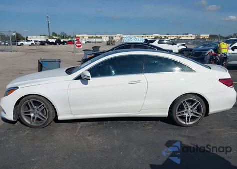 2016 Mercedes-Benz E 400 z USA, uszkodzony, nr VIN WDDKJ6FB4GF325555